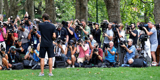 Federer stellt sich der Presse Federer stellt sich der Presse