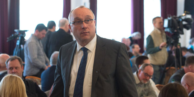 Jens Maier in einem vollen Saal Jens Maier in einem vollen Saal