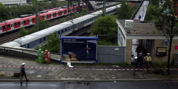 Draufsicht auf eine S-Bahnstation Draufsicht auf eine S-Bahnstation