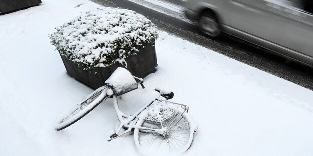 Rad im Schnee