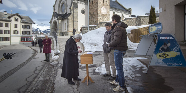 Volksabtimmung am Sonntag in Obersaxen Meierhof Volksabtimmung am Sonntag in Obersaxen Meierhof