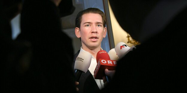 Der österreichische Außenminister Sebastian Kurz spricht zur Presse Der österreichische Außenminister Sebastian Kurz spricht zur Presse