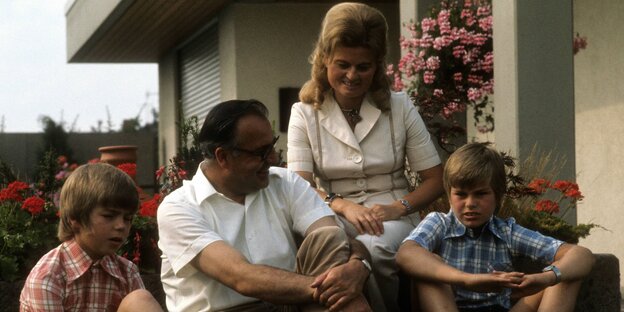 Helmut Kohl im Kreis seiner Familie Helmut Kohl im Kreis seiner Familie