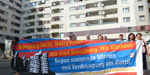 Protest vor dem Kottbusser Tor Protest vor dem Kottbusser Tor