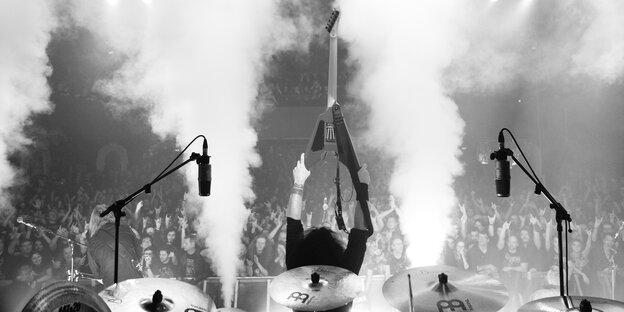Ein Musiker vor Publikum Ein Musiker vor Publikum