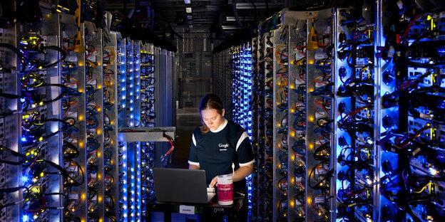 Arbeit in einem Datencenter von Google Arbeit in einem Datencenter von Google