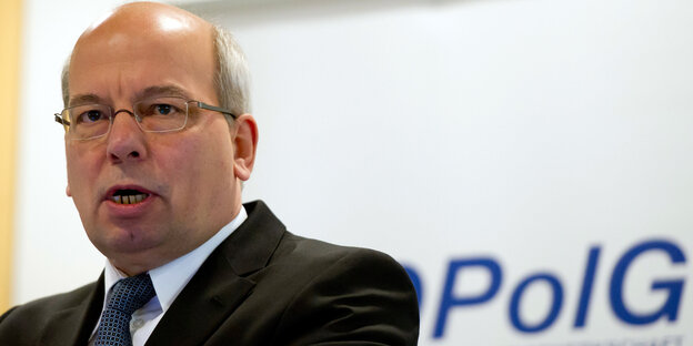 Ein Mann im Anzug Ein Mann im Anzug