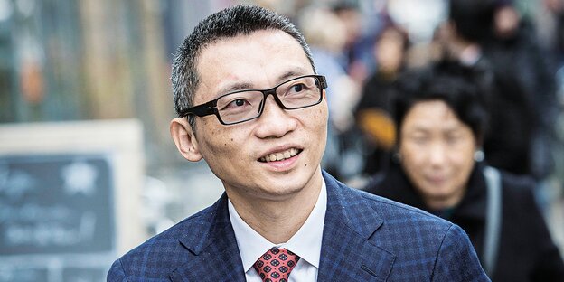 Ein Mann, Charles Chen Yidan Ein Mann, Charles Chen Yidan