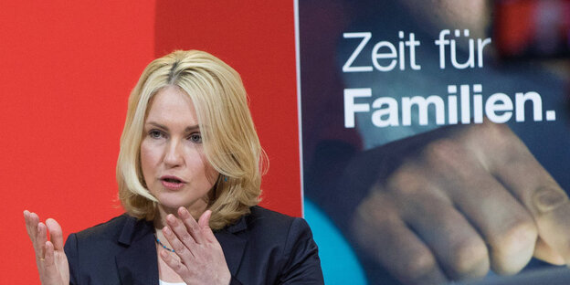 Manuela Schwesig vor Kameras Manuela Schwesig vor Kameras