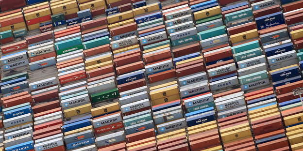 Butne Container von oben fotografiert. Butne Container von oben fotografiert.