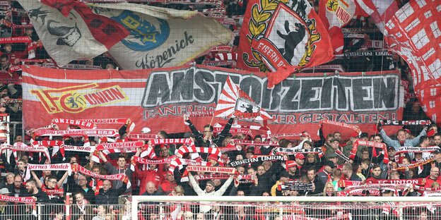 Der Fan-Block des 1. FC Union Berlin Der Fan-Block des 1. FC Union Berlin