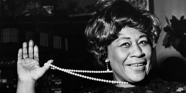 Ella Fitzgerald hebt die Hand Ella Fitzgerald hebt die Hand