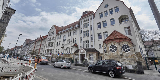 Das Altenheim von außen Das Altenheim von außen