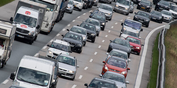 Autostau auf der Autobahn Autostau auf der Autobahn