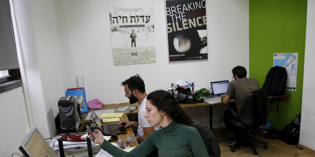 Menschen in einem Büro Menschen in einem Büro