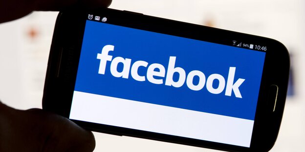 Handy mit Facebook-Seite Handy mit Facebook-Seite
