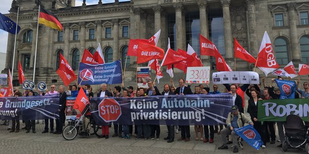 Menschen mit Fahnen Menschen mit Fahnen