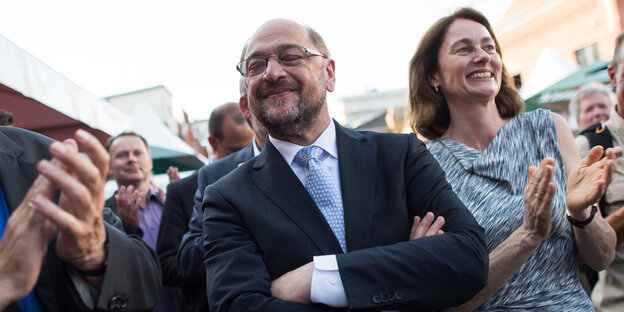 Martin Schulz und Katharina Barley werden beklatscht Martin Schulz und Katharina Barley werden beklatscht