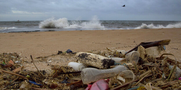 Plastikmüll am Strand