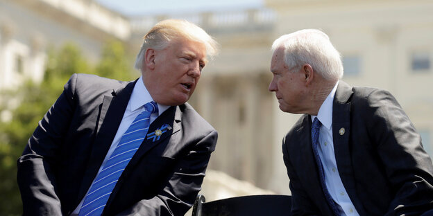 Zwei Männer, Trump und Sessions Zwei Männer, Trump und Sessions
