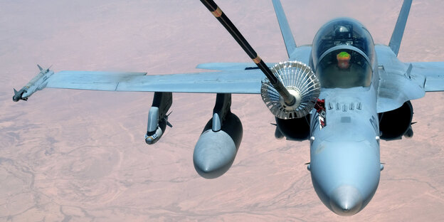 Ein Flugzeug des Typs F-18 Super Hornet Ein Flugzeug des Typs F-18 Super Hornet