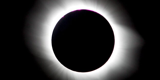 Eine totale Sonnenfinsternis Eine totale Sonnenfinsternis