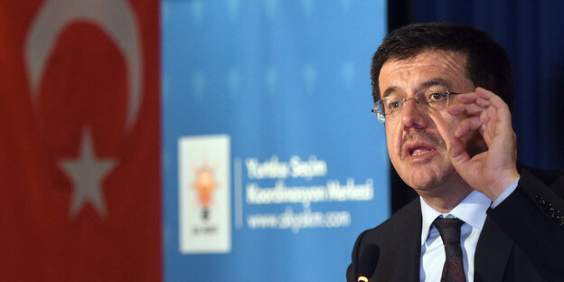 Der türkische Außenminister Nihat Zeybekci Der türkische Außenminister Nihat Zeybekci