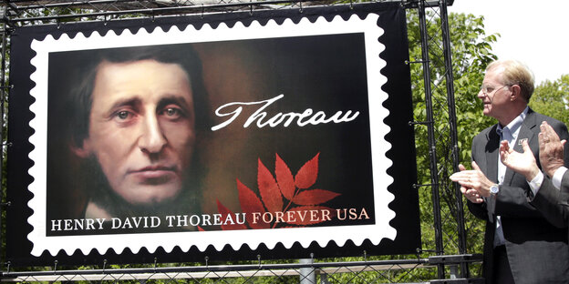 Das Bild einer Briefmarke, die Thoreau zeigt Das Bild einer Briefmarke, die Thoreau zeigt