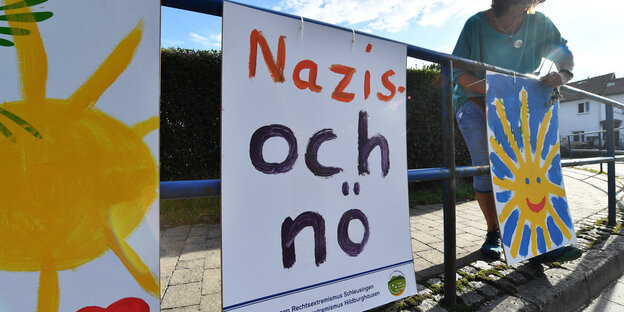 ein Plakat mit der Aufschrift "Nazis och nö" ein Plakat mit der Aufschrift "Nazis och nö"