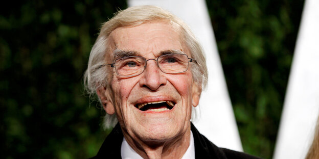 Martin Landau lächelt Martin Landau lächelt