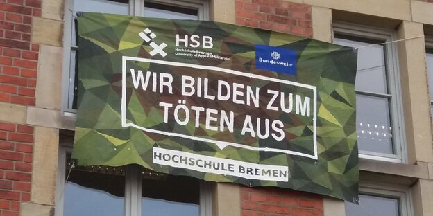 Plakat: Wir bilden zum Töten aus Plakat: Wir bilden zum Töten aus