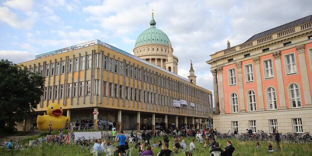 Protest vor der Fachhochschule Protest vor der Fachhochschule