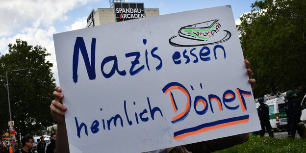 Protestplakat in Spandau Protestplakat in Spandau