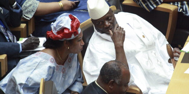 Gambias Ex-Präsident Yahya Jammeh 2016 beim Gipfel der Afrikanischen Union Gambias Ex-Präsident Yahya Jammeh 2016 beim Gipfel der Afrikanischen Union