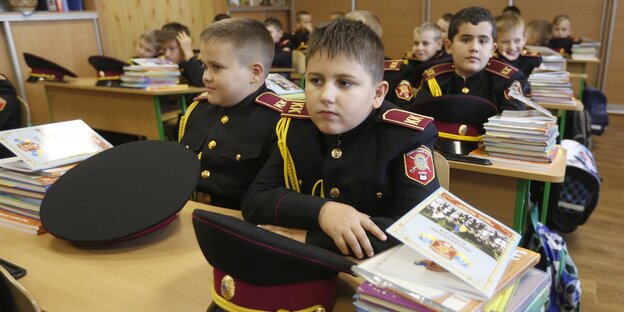 Erster Schultag in einer Einrichtung für Kadetten in Kiew Erster Schultag in einer Einrichtung für Kadetten in Kiew