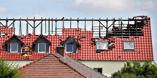 Das abgebrannte das der Flüchtlingsunterkunft in Tröglitz Das abgebrannte das der Flüchtlingsunterkunft in Tröglitz