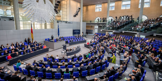 Bundestag mit Präsidiumspodium Bundestag mit Präsidiumspodium