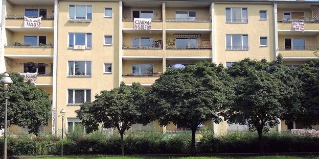 Außenansicht der Cuvrystraße 44/45 Außenansicht der Cuvrystraße 44/45
