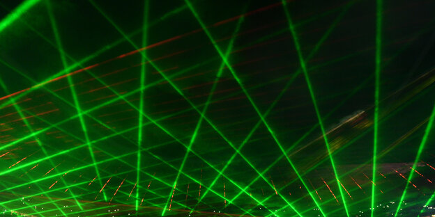 Grüne Laserstrahlen Grüne Laserstrahlen