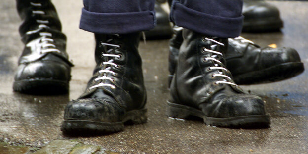 Ein Paar Springerstiefel Ein Paar Springerstiefel