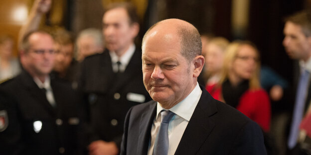 Bürgermeister Olaf Scholz (SPD) vor dem G20-Sonderausschuss.