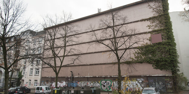 Der Bunker an der Eimsbütteler Straße. Der Bunker an der Eimsbütteler Straße.