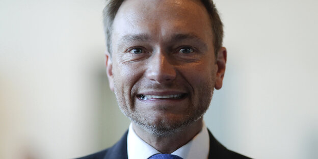 Christian Lindner lächelt sehr breit Christian Lindner lächelt sehr breit