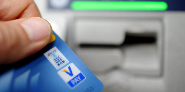 Girocard und Geldautomat Girocard und Geldautomat