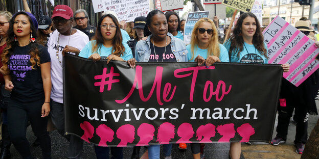Frauen protestieren gegen sexualisierte Gewalt Frauen protestieren gegen sexualisierte Gewalt