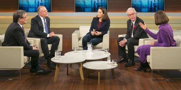 Laschet, Weil, Will, Bittig und Göring-Eckardt im Studio Laschet, Weil, Will, Bittig und Göring-Eckardt im Studio