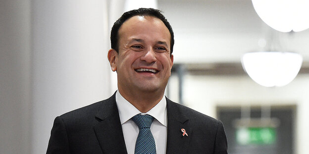 Irlands Regierungschef Leo Varadkar in einem Flur Irlands Regierungschef Leo Varadkar in einem Flur