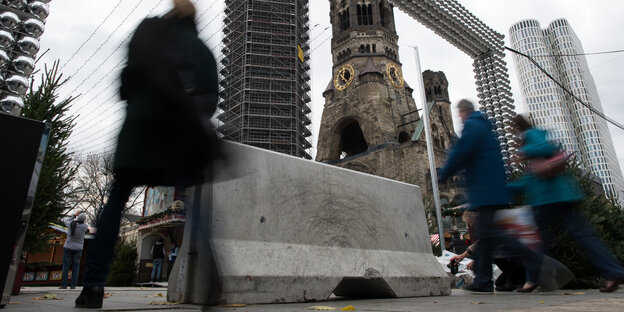 Sicherheitspoller am Breitscheidplatz Sicherheitspoller am Breitscheidplatz