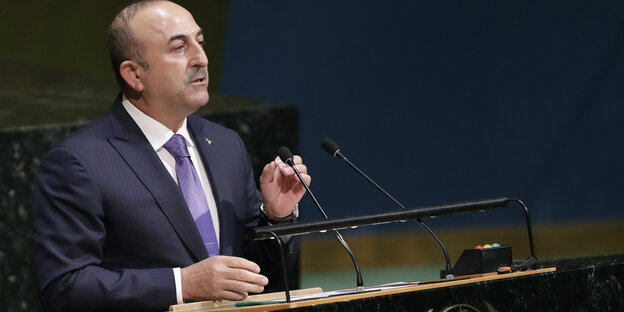 Ein Mann, Mevlut Cavusoglu