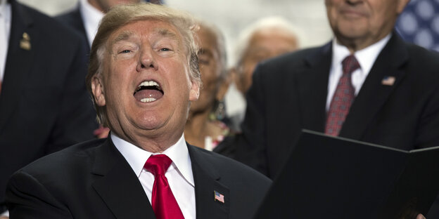 Donald Trump lacht Donald Trump lacht